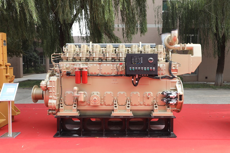 Moteur diesel marin série S8200